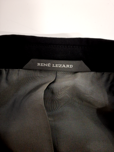 Réne Lezard Habit (O957)